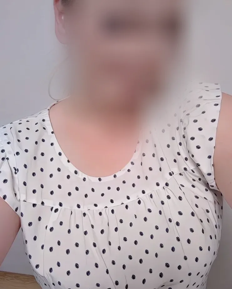 Manuela, 21