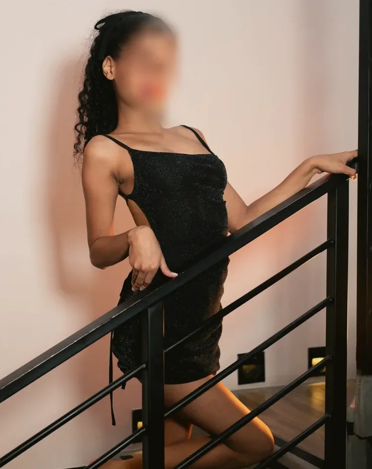Sabrina, 34