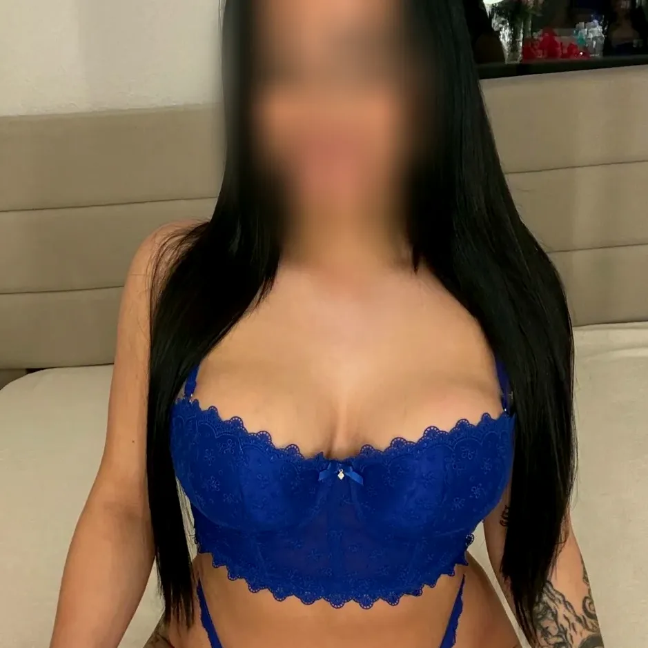 Valentina, 24