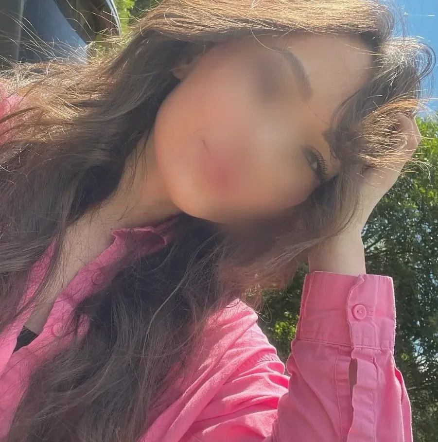 Valentina, 25